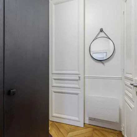 Image 9 - 2 Rue Chambiges, 75008 Paris, France - Apartment for rent