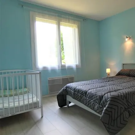 Rent this 3 bed house on Route d'Azur in 40550 Léon, France