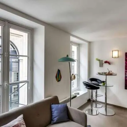 Image 2 - 21 Cour des Petites Écuries, 75010 Paris, France - Apartment for rent