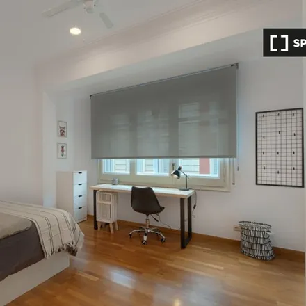 Rent this 6 bed room on Carrer de Balmes in 335, 08006 Barcelona