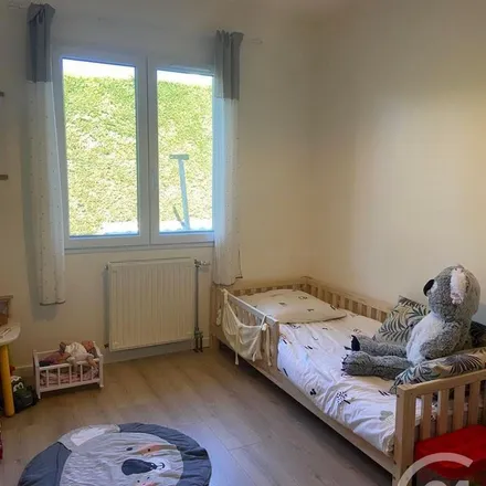 Rent this 5 bed apartment on Douze in Rue des Frères Robert et Gérard Darbins, 40000 Mont-de-Marsan