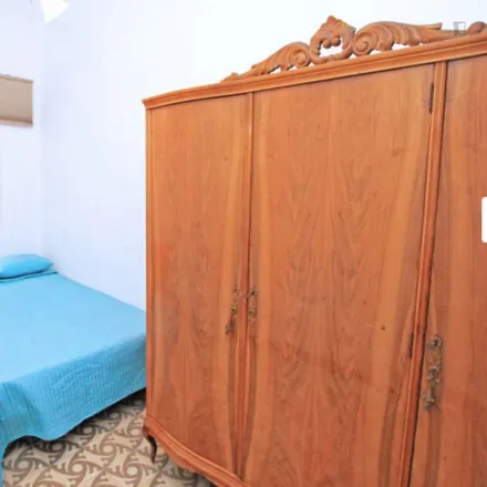 Rent this 3 bed room on Carrer dels Assaonadors in 23, 08003 Barcelona