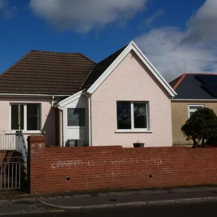 Buy this 2 bed house on Main Road in Bryncoch, SA10 7TW