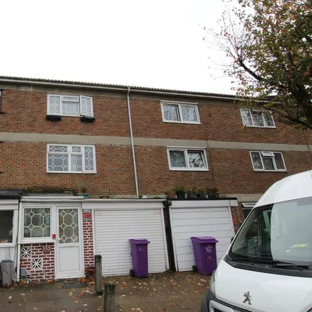 Rent this 6 bed townhouse on 324-358 Bancroft Road in London, E1 4BU