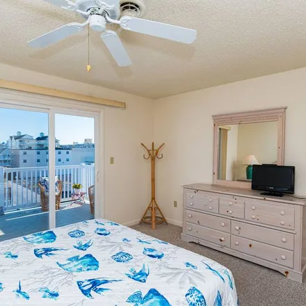 Rent this 1 bed condo on Ocean City