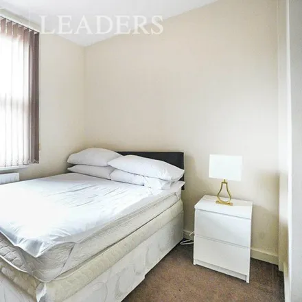 Image 9 - 354 New Cross Road, London, SE14 6AG, United Kingdom - Apartment for rent