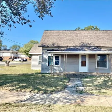 Buy this 2 bed house on 168 North 5th Street in Weatherford, OK 73096