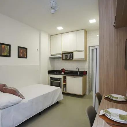 Rent this studio apartment on Nossa Senhora de Copacabana 610