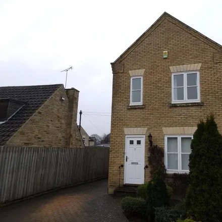 Rent this 3 bed townhouse on Boston House in 214 High Street, Boston Spa