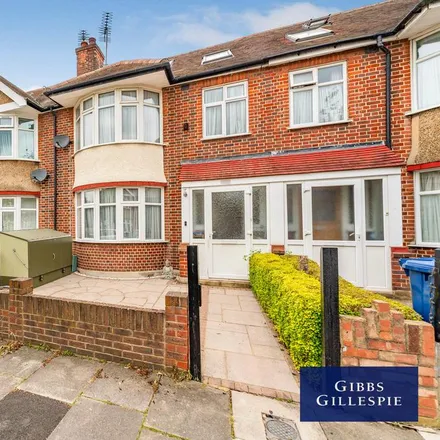 Rent this 5 bed townhouse on 48 Burnham Way in London, W13 9YA