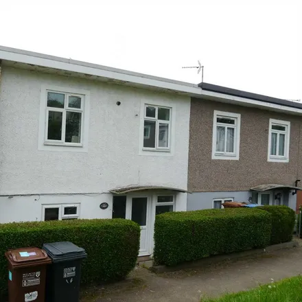 Rent this 3 bed house on 21 Robins Way in Welham Green, AL10 9QQ
