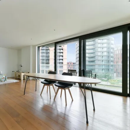 Image 7 - Compton House, Waterfront Drive, London, SW10 0BF, United Kingdom - Apartment for rent