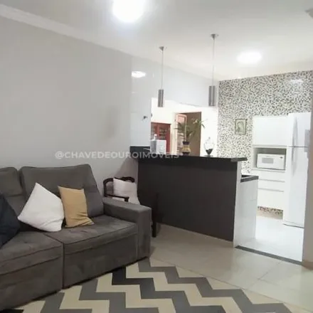 Buy this 3 bed house on Rua Agnaldo Ozelami in Jardim Nenê Gomes, Uberaba - MG
