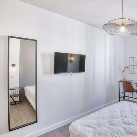 Rent this 1 bed room on 17 Avenue de la République in 06300 Nice, France