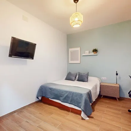 Rent this 6 bed room on Carrer de Conca in 55, 46007 Valencia