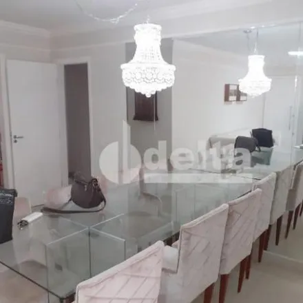 Rent this 4 bed apartment on Rua Teixeira Santana in Fundinho, Uberlândia - MG