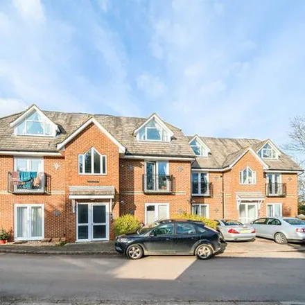Rent this 2 bed apartment on Lundy Lane in Reading, RG30 2RP