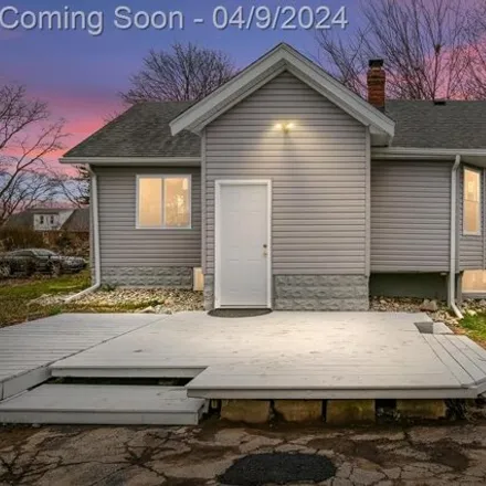 Buy this 3 bed house on 885 Parkwood Avenue in Ypsilanti Charter Township, MI 48198