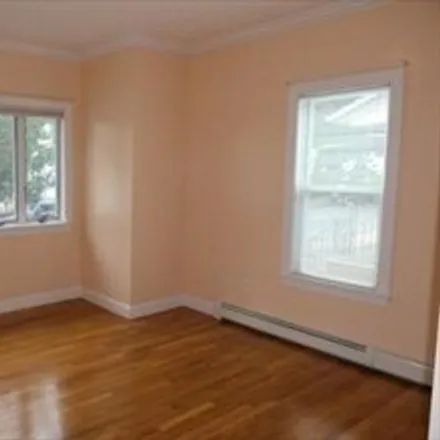 Image 2 - 16 Concord Avenue, Somerville, MA 02143, USA - Apartment for rent
