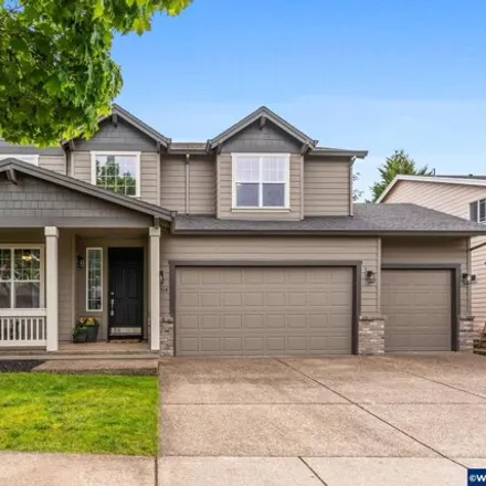 Buy this 5 bed house on 10914 Southwest Nelson Street in Tualatin, OR 97062