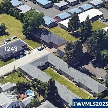 Image 2 - 1243 6th Street Northwest, Salem, OR 97304, USA - House for sale