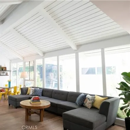 Image 2 - 20774 Quedo Place, Los Angeles, CA 91364, USA - House for sale