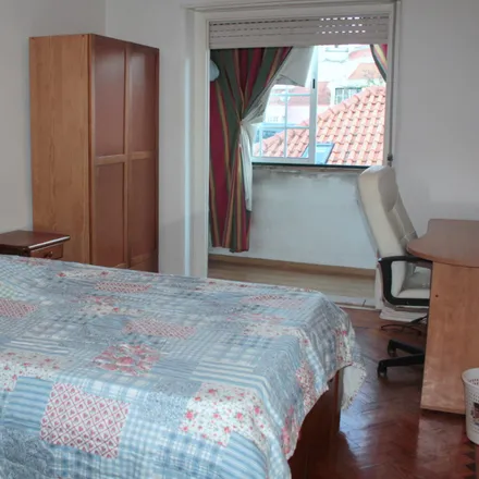 Rent this 5 bed room on Rua do Sol ao Rato 35 in 1250-212 Lisbon, Portugal