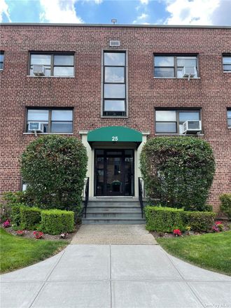 Rent this 2 bed condo on Shady Glen Ct in New Rochelle, NY
