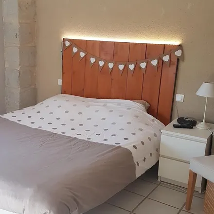 Rent this 3 bed house on 13570 Barbentane