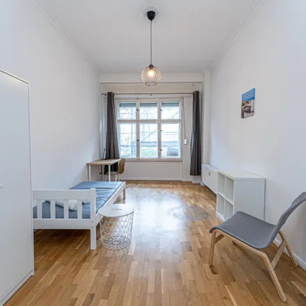 Rent this 4 bed room on Bornholmer Straße 85 in 10439 Berlin, Germany