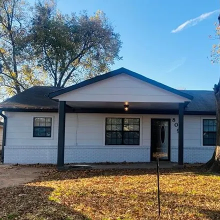 Buy this 4 bed house on 835 Pecan Drive in Hulbert, West Memphis