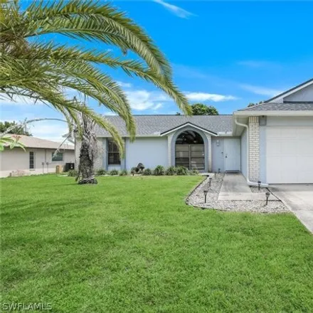 Image 2 - 2222 Northeast 4th Street, Cape Coral, FL 33909, USA - House for sale