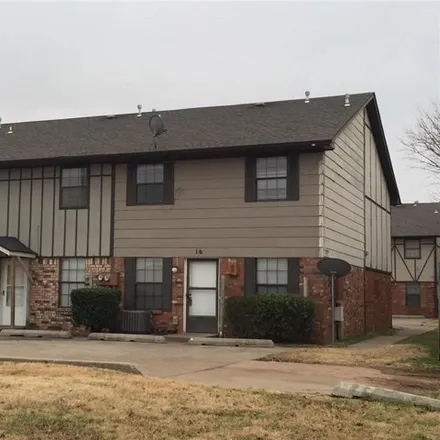 Buy this 8 bed townhouse on Home in 2 South Sherwood Avenue, Oklahoma City