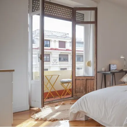 Rent this 7 bed room on Perfumería Primor in Calle de Goya, 22