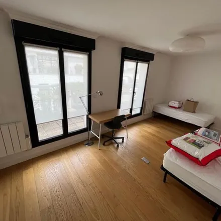 Rent this 5 bed apartment on 1 Rue des Frères Morane in 75015 Paris, France