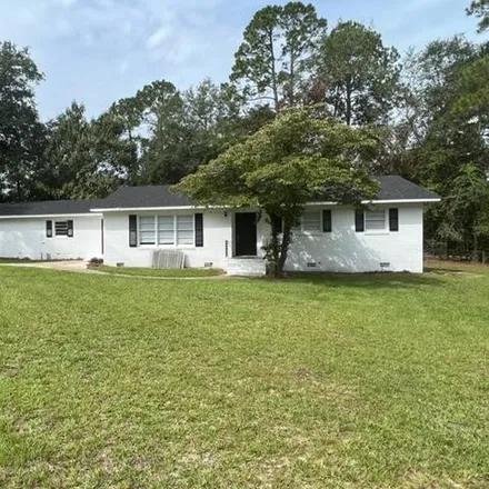 Buy this 4 bed house on 512 Forest Circle in Douglas, GA 31533