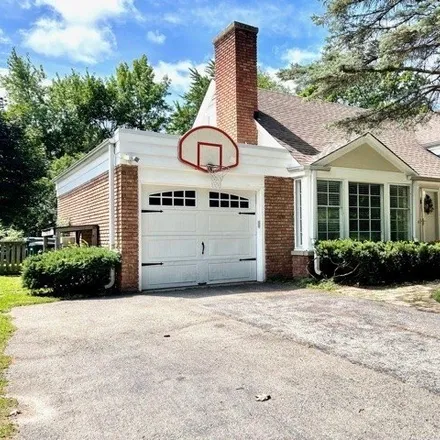 Rent this 3 bed house on 3215 Illinois Road in Wilmette, New Trier Township