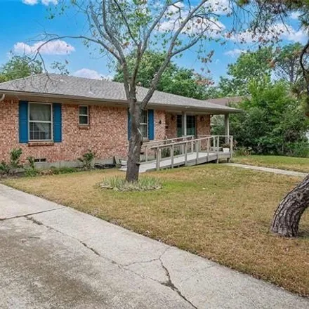 Image 2 - 13630 Willow Bend Road, Dallas, TX 75240, USA - House for rent