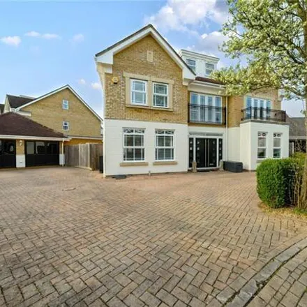 Buy this 5 bed house on Crofters Close in Surrey Heath, United Kingdom