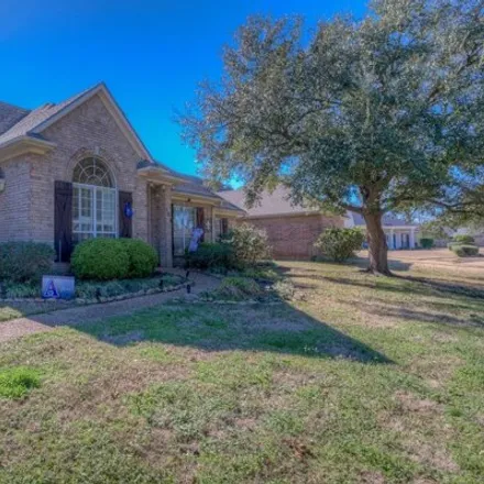 Buy this 4 bed house on 174 Oxford Circle in Greenacres Place, Bossier City