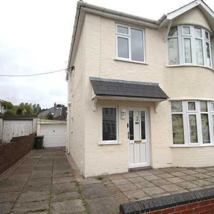 Rent this 3 bed duplex on Princes Avenue in Caerphilly, CF83 1HS