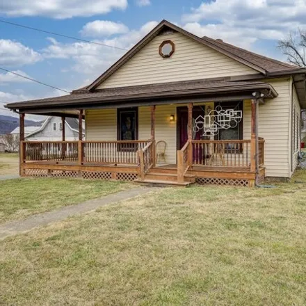 Image 4 - 221 North Willow Avenue, Hulan Hollow, Erwin, TN 37650, USA - House for sale