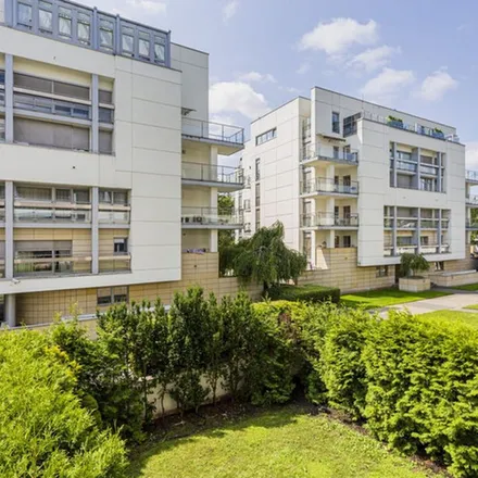 Rent this 3 bed apartment on Biały Kamień 8 in 02-593 Warsaw, Poland