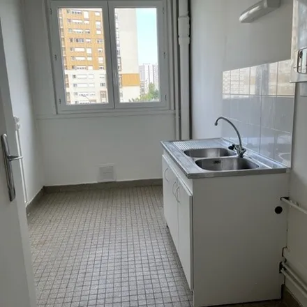Rent this 3 bed apartment on 49 Avenue de la Marne in 93800 Épinay-sur-Seine, France