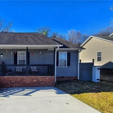 Buy this 3 bed house on 1675 Leonard Avenue in High Point, NC 27260