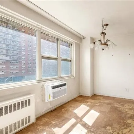 Image 4 - 2928;2930;2932 West 5th Street, New York, NY 11224, USA - Apartment for sale