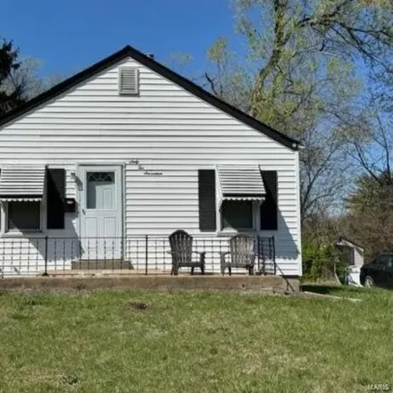 Buy this 2 bed house on 6219 Peurifoy Avenue in Berkeley, Saint Louis County