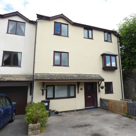 Rent this 3 bed duplex on Newton Abbot College in Exeter Road, Highweek