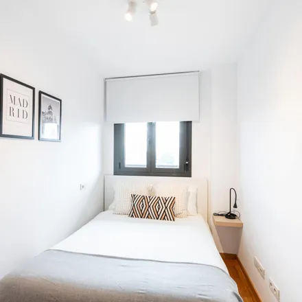 Rent this 3 bed apartment on Avinguda Diagonal in 108-114, 08001 Barcelona