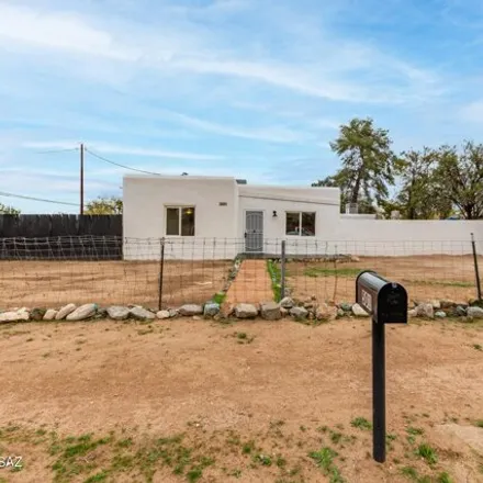 Buy this studio house on 3408 North Los Altos Avenue in Tucson, AZ 85705